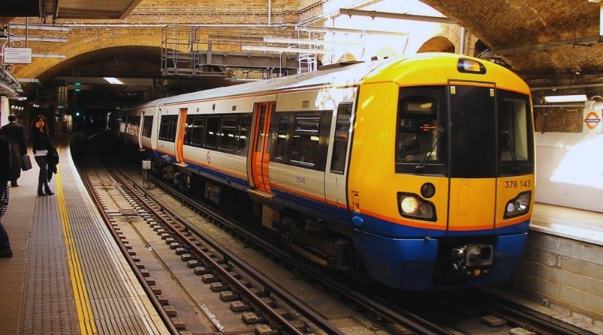 London Overground resumes nighttime services