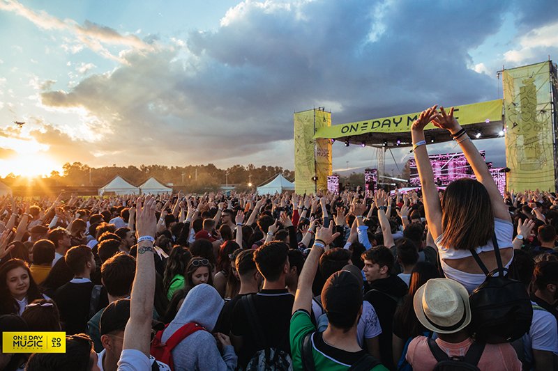 one day music daytime