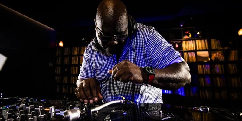 Carl Cox: The Three Deck Wizard goes Live