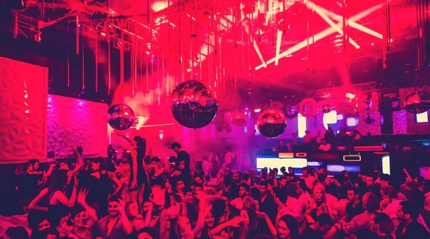 France to open nightclub doors next week after easing restrictions