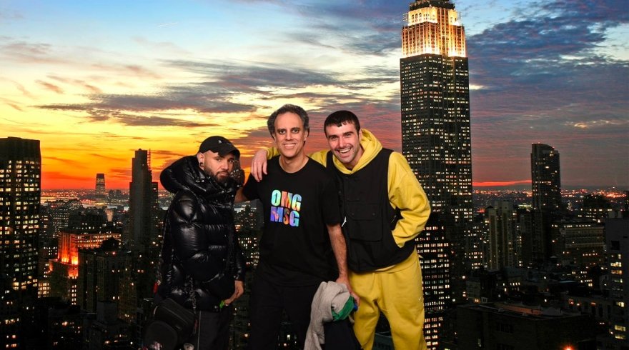 Skrillex, Four Tet and Fred Again.. play surprise pop-up b3b gig in Times Square