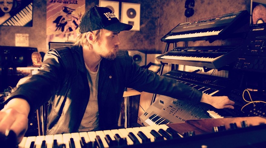 Inside Five: Roisto [Youth Control]